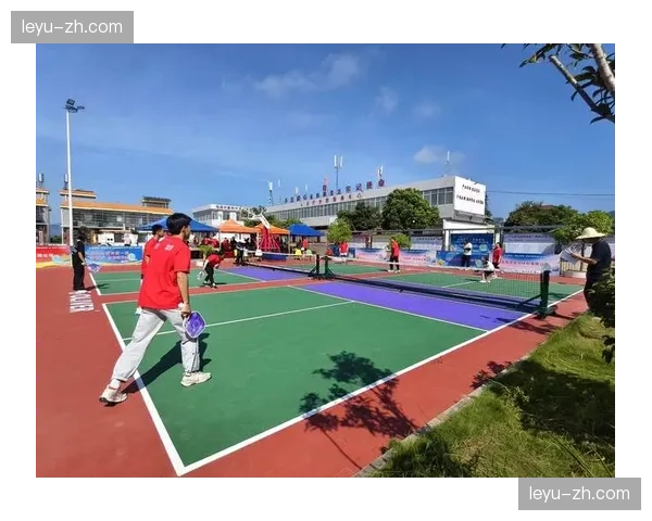 球员安全与赛场设计矛盾凸显 联盟需重视场地标准化