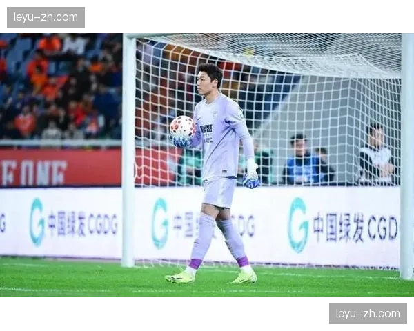 黄子豪五扑救助球队客场取胜 英博门将成连胜重要功臣